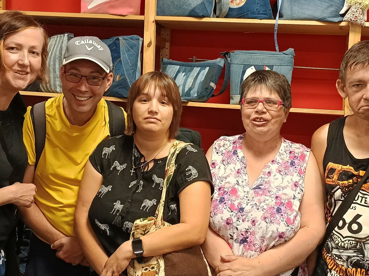 Ve středisku EFFATHA Karviná jsme provětrali šatníky!