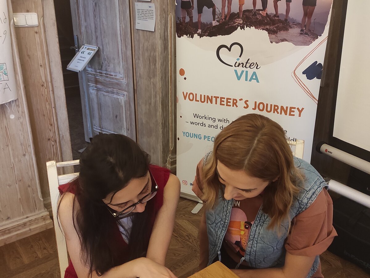 setkání mezinárodních dobrovolníků na příjezdovém semináři setkání mezinárodních dobrovolníků na příjezdovém semináři