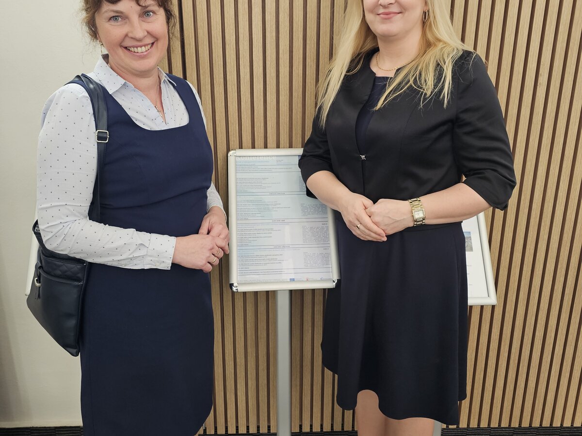 Lenka Waszutová a Veronika Limová na konferenci v rámci projektu Rovná odměna Lenka Waszutová a Veronika Limová na konferenci v rámci projektu Rovná odměna