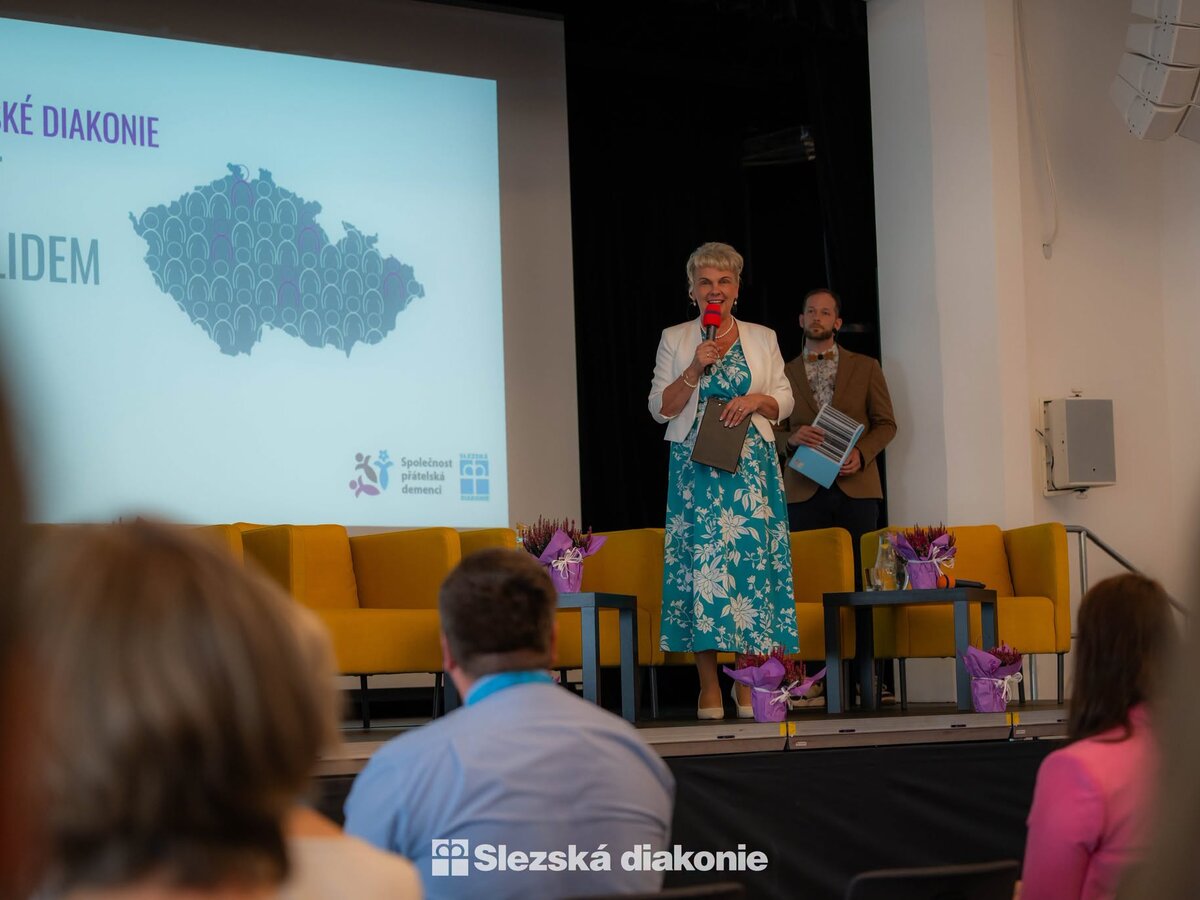 Jak proběhla konference Společnost přátelská lidem s demencí?