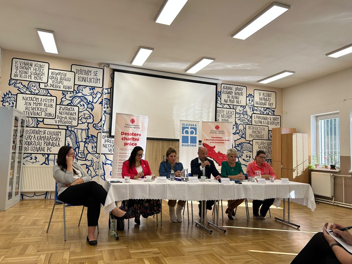 tisková konference k financování sociálních služeb tisková konference k financování sociálních služeb