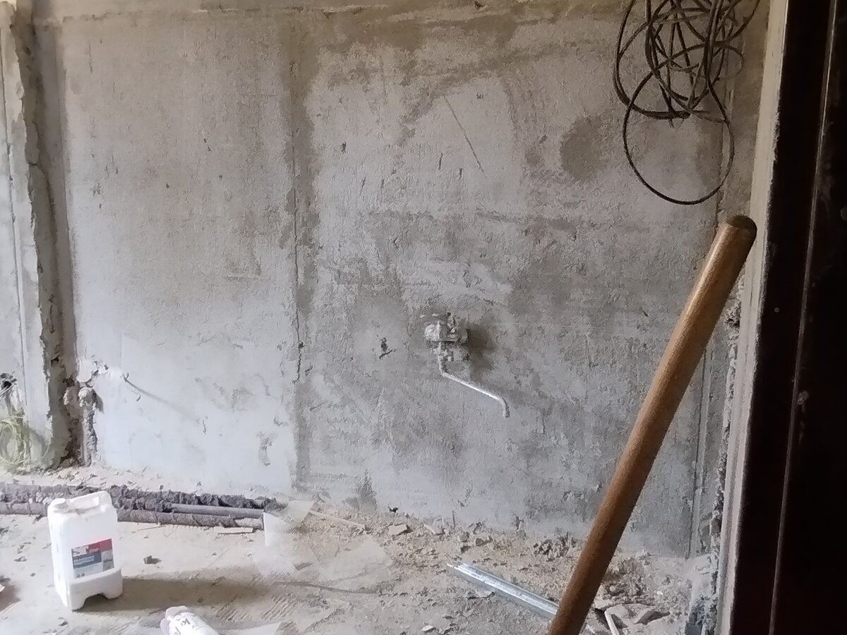 probíhající rekonstrukce centrální koupelny - záznam ze 7.7.2022