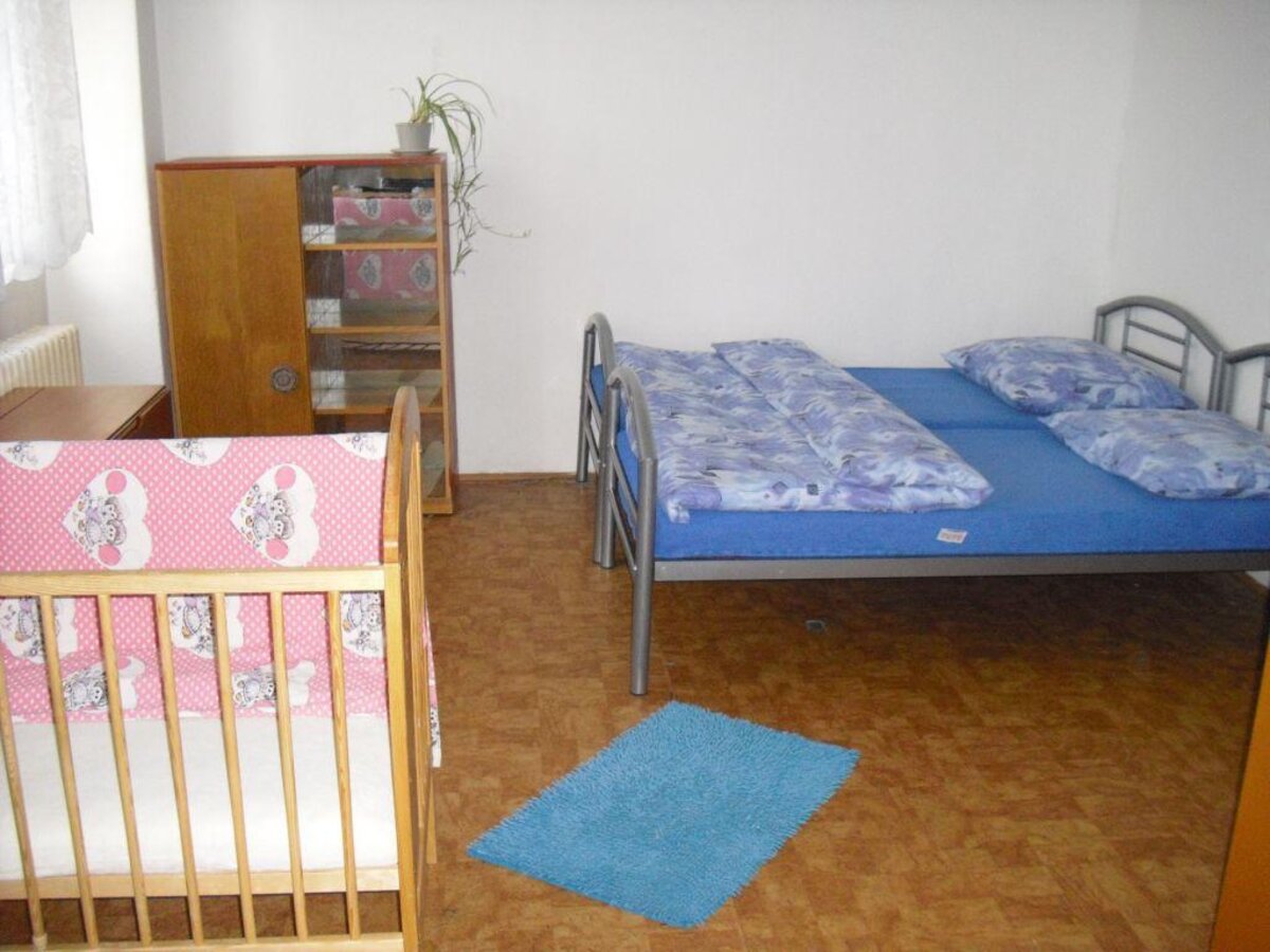Interíéry v azylovém domě - postele