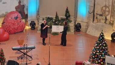 předání symbolického šeku pro INTERVENČNÍ CENTRUM Havířov