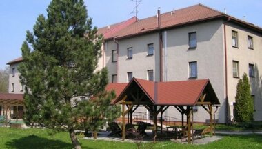 Budova střediska SAREPTA Komorní Lhotka Budova střediska SAREPTA Komorní Lhotka