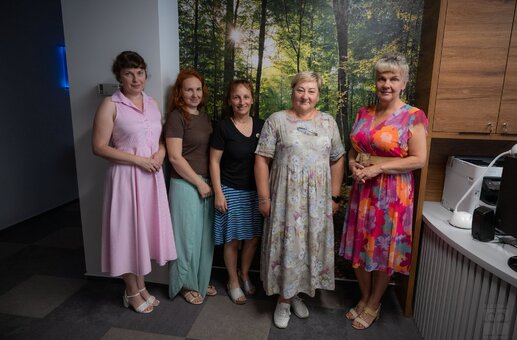 Vedoucí sekce Halina Klusová s vedením organizace při svém rozloučení