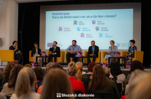 Jak proběhla konference Společnost přátelská lidem s demencí?