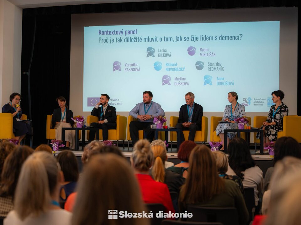 Jak proběhla konference Společnost přátelská lidem s demencí?