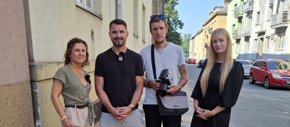 Psychoterapeutka a sociální pracovnice z projektu STEZKA a kolegové z oddělení PR a propagace Psychoterapeutka a sociální pracovnice z projektu STEZKA a kolegové z oddělení PR a propagace