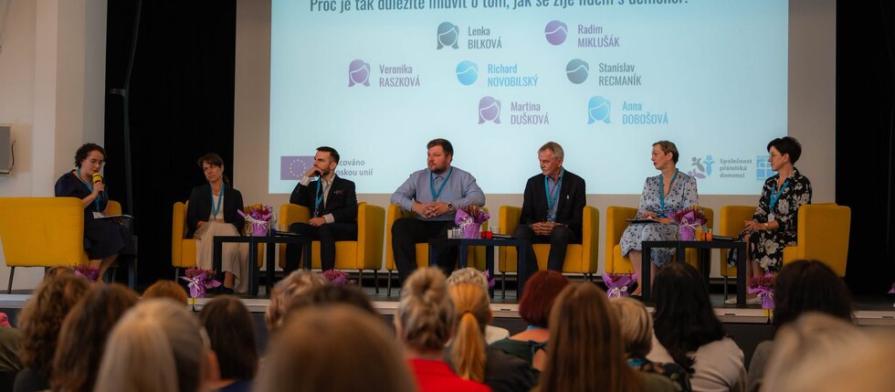 Jak proběhla konference Společnost přátelská lidem s demencí?